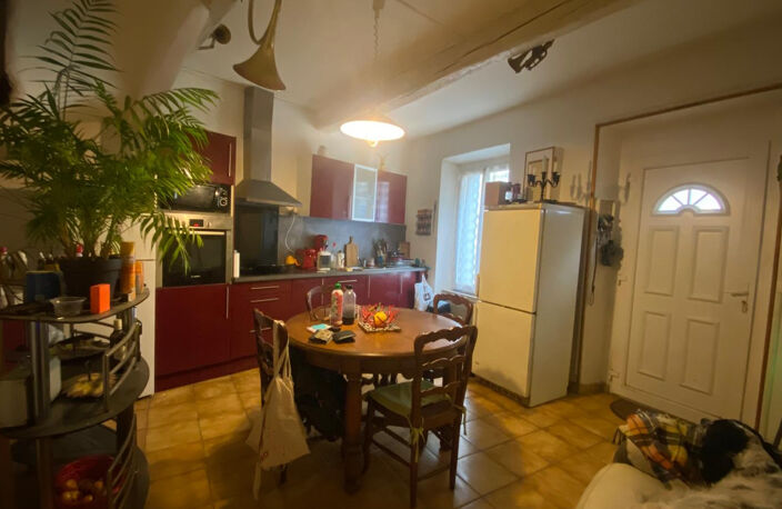 Maison de village avec garage et potentiel d'agrandissement — photo 5