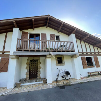 Appartement 4 pièces 1300 €