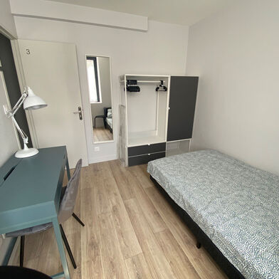 Appartement 9 pièces 550 €