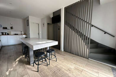 Appartement 9 pièces 550 €