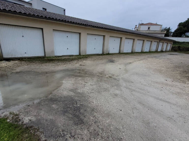 Parking / box Bruges — photo 1