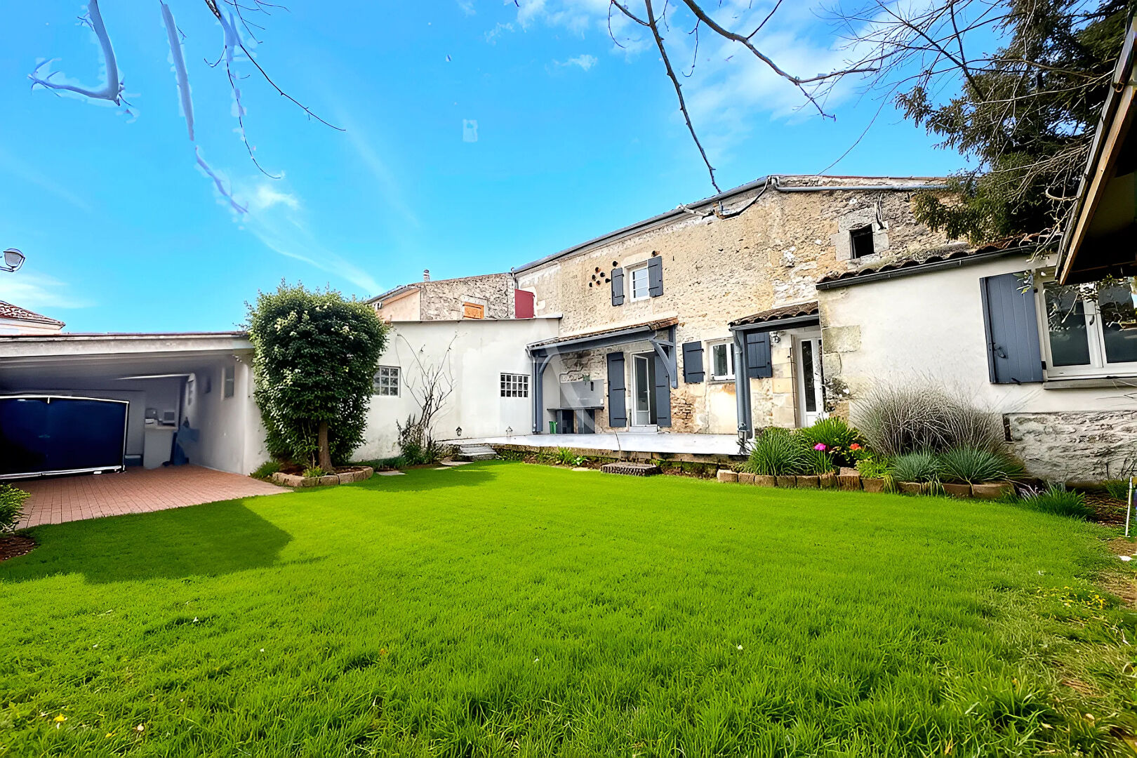 Villa / Maison  T6 à vendre Breuil-Magné 17870
