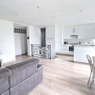 Appartement 4 pièces 240000 €