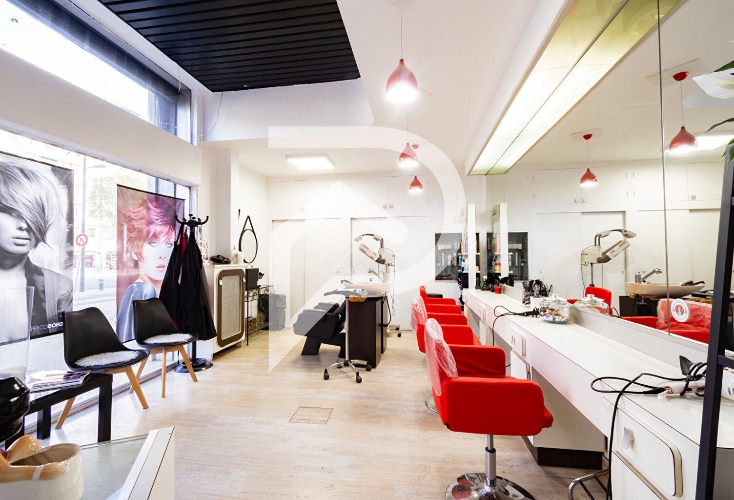 Murs 30M2 Salon de coiffure Marseille 13004 — photo 1