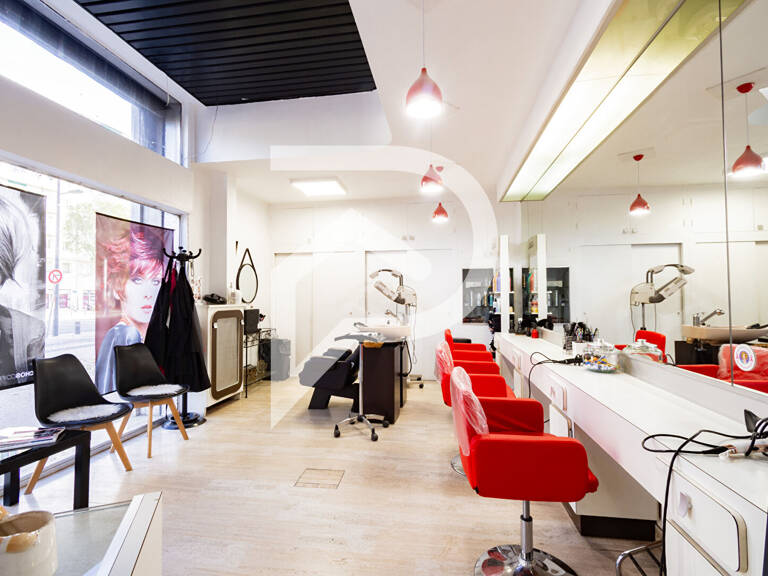 Murs 30M2 Salon de coiffure Marseille 13004 — photo 1