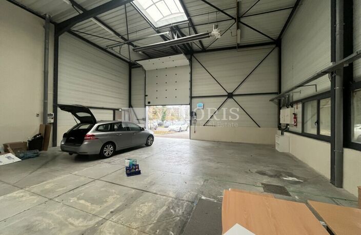 MIXTE ACTIVITES-BUREAUX à LOUER — photo 2