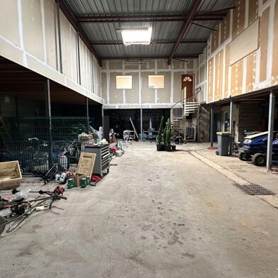 Commerce  460000 €