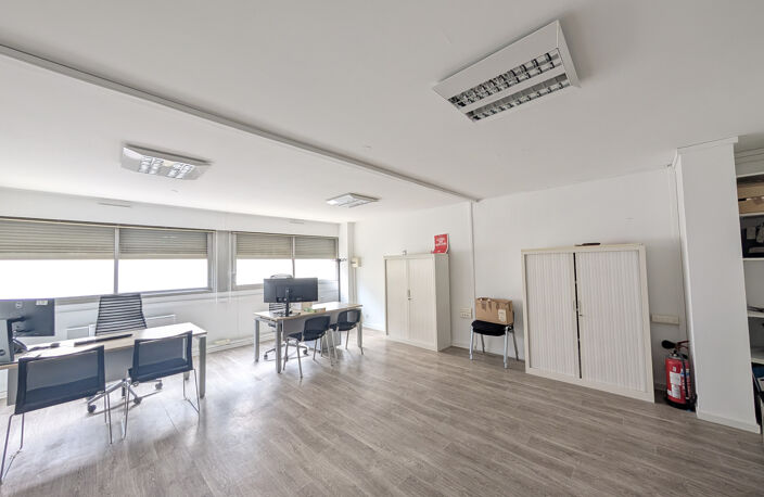 Bureaux - 127m2 - Joliette - La Major - 13002 - Villa d'Este — photo 2