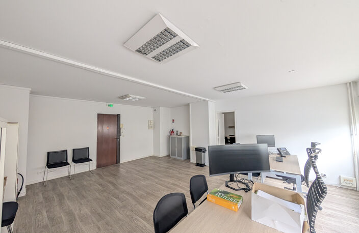 Bureaux - 127m2 - Joliette - La Major - 13002 - Villa d'Este — photo 3