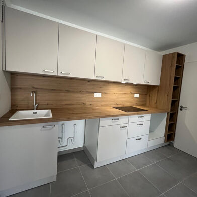 Appartement 3 pièces 989 €