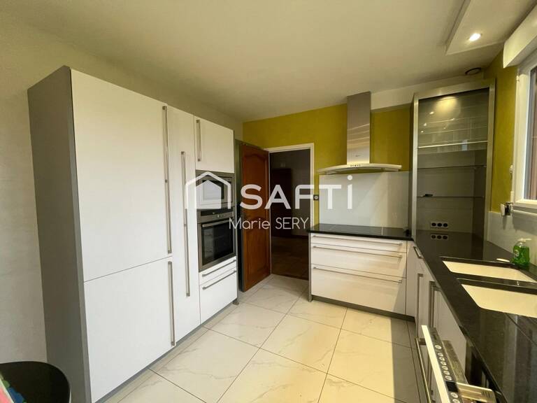 Maison familiale de qualité avec sous-sol complet — photo 1