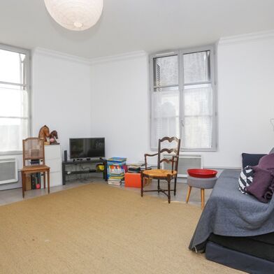 Appartement 5 pièces 234300 €