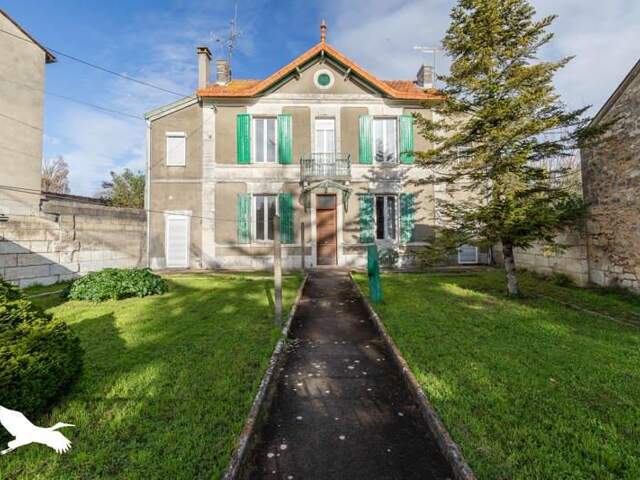 Maison en pierre de 5 pièces principales — photo du bien