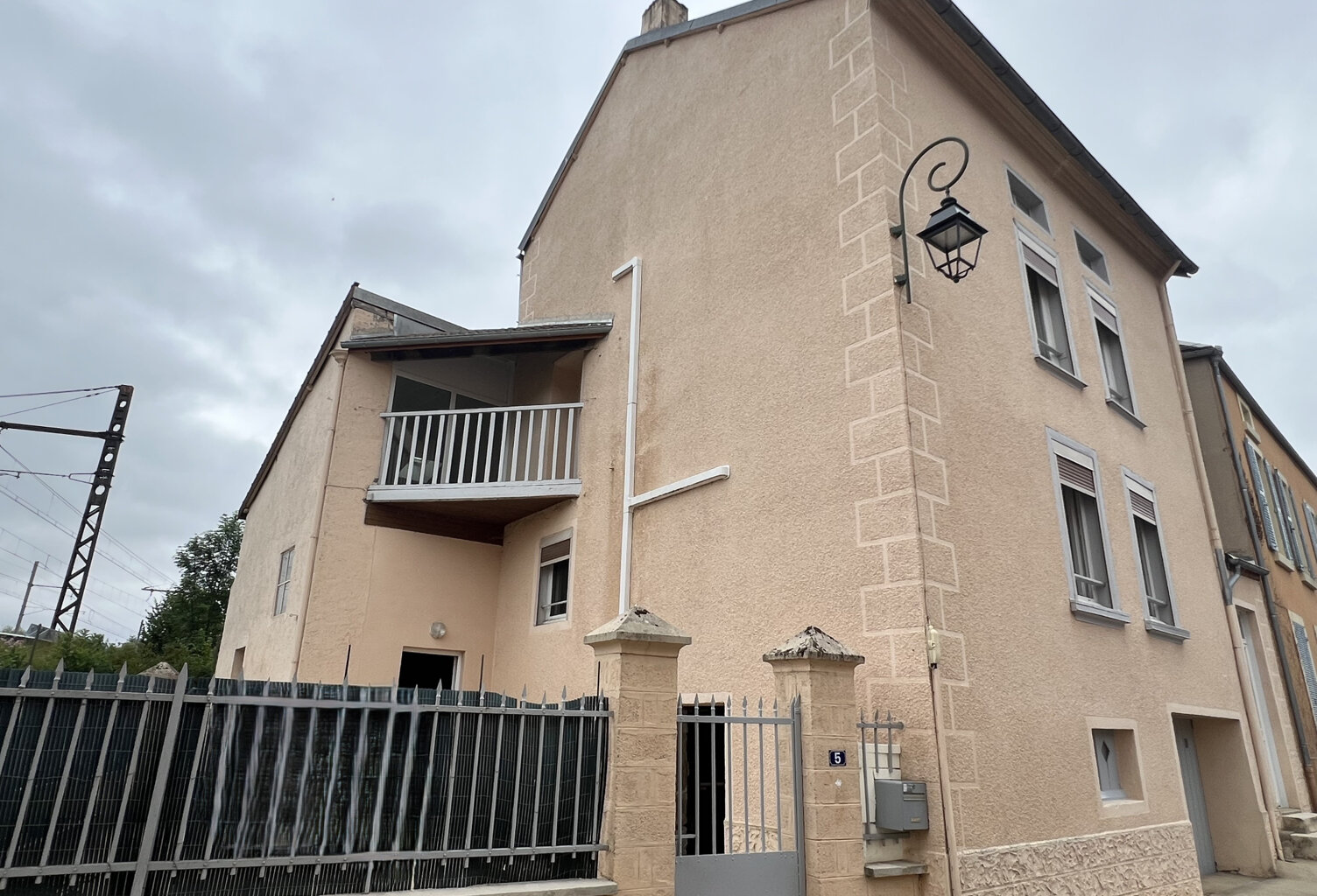 MAISON ENTIEREMENT RENOVEE PROCHE MONTBARD — photo 1