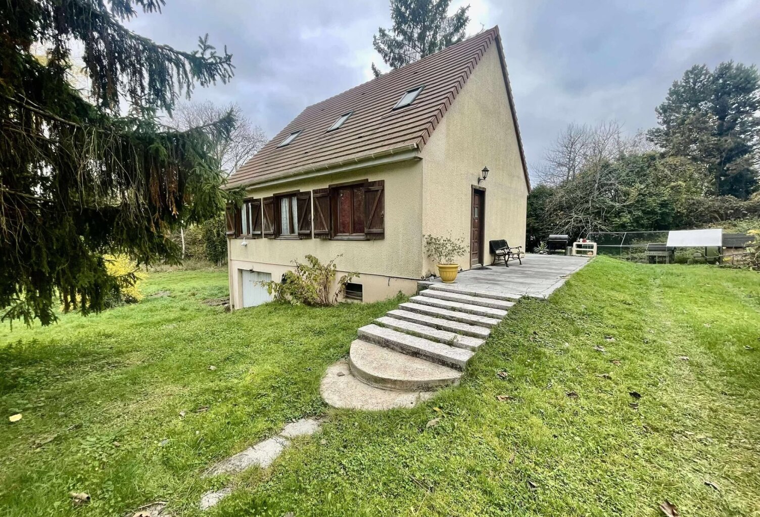 Maison sur sous sol total, sur plus de 10 000m² de terrain — photo 1