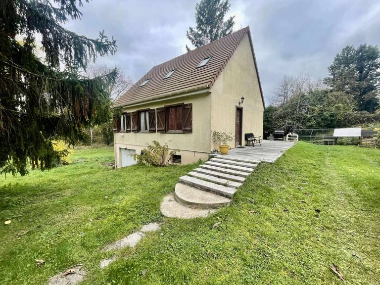 Maison sur sous sol total, sur plus de 10 000m² de terrain — photo 1