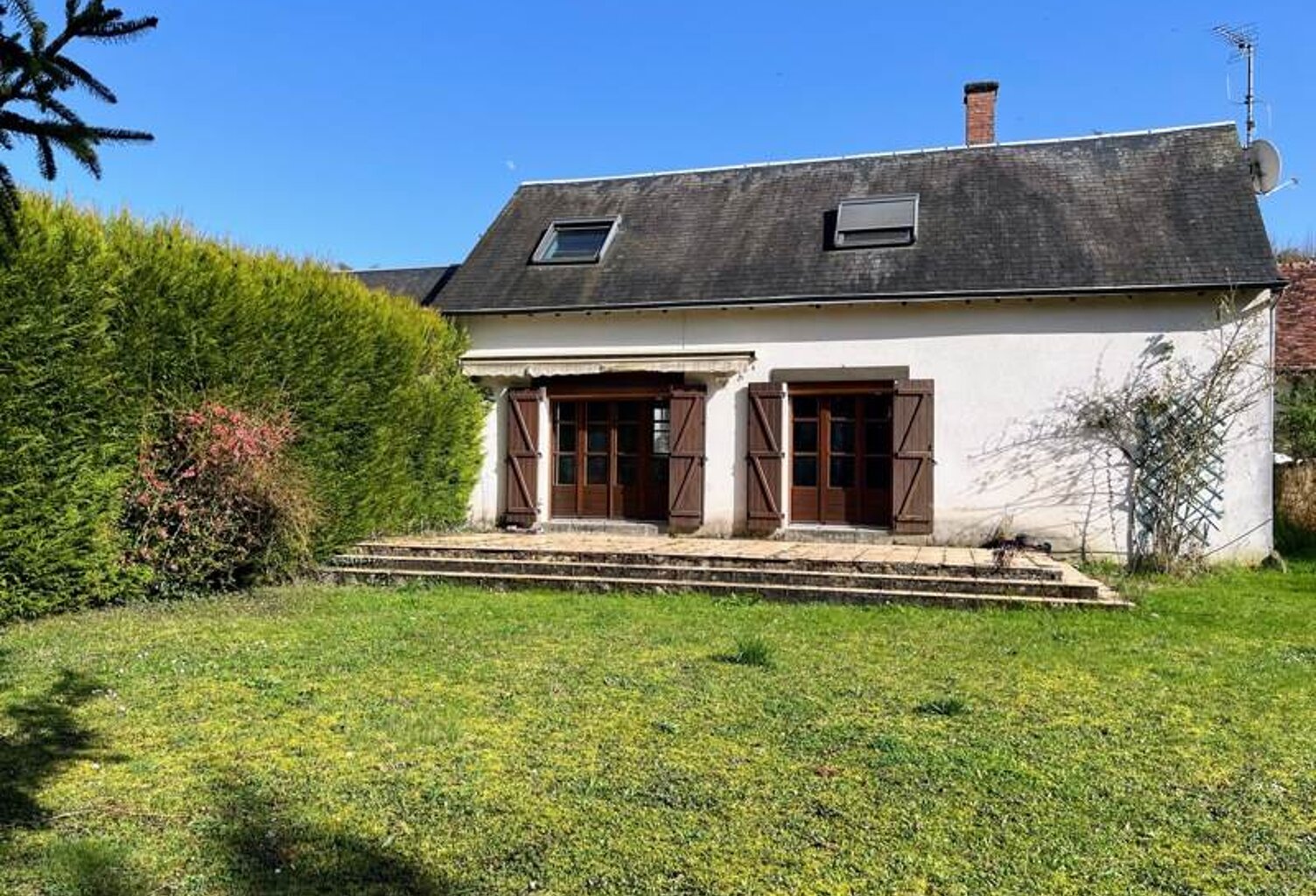 Maison en pierre de 4 pièces principales — photo 1