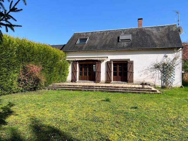 Maison en pierre de 4 pièces principales — photo du bien