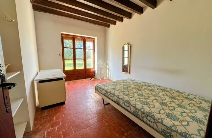Maison en pierre de 4 pièces principales — photo 3