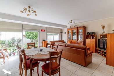 Maison 5 pièces 749000 €