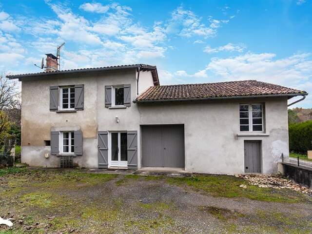 Maison en pierre de 3 pièces principales — photo du bien