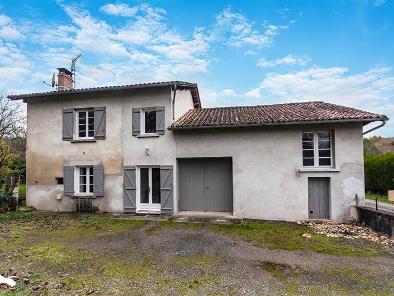 Maison en pierre de 3 pièces principales — photo 1