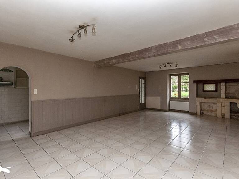 Maison en pierre de 3 pièces principales — photo 1