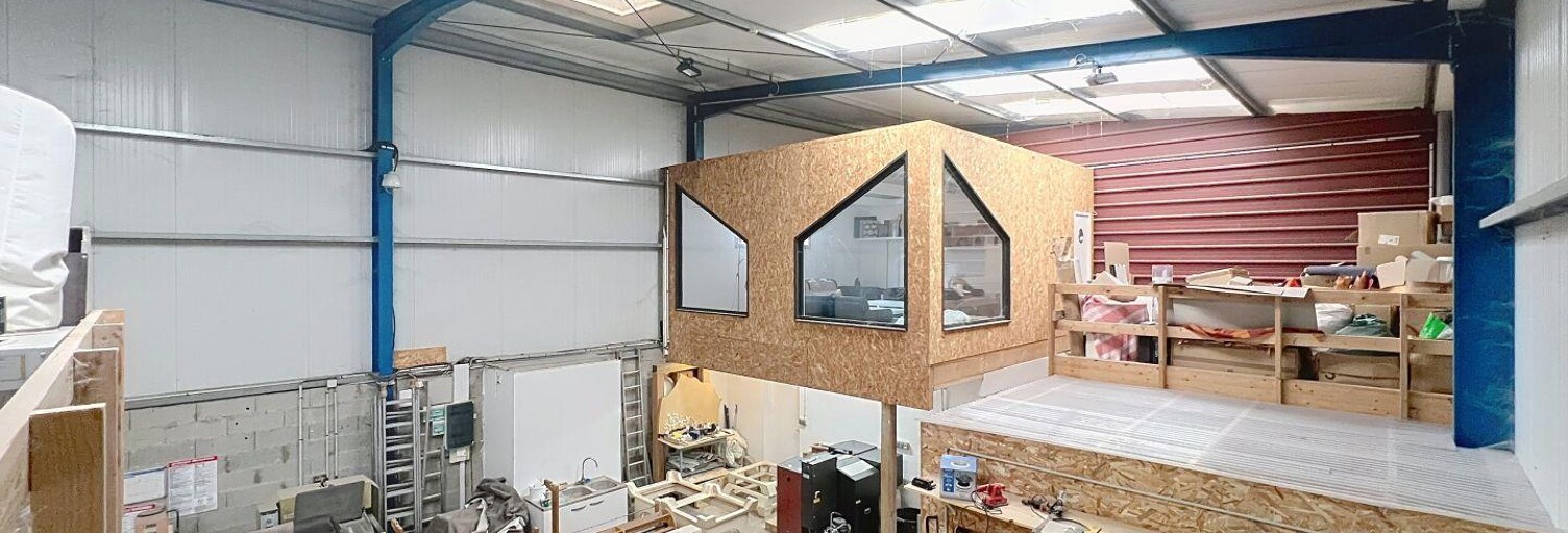 Commerce  255 m² à louer à Brie-Comte-Robert (77170)