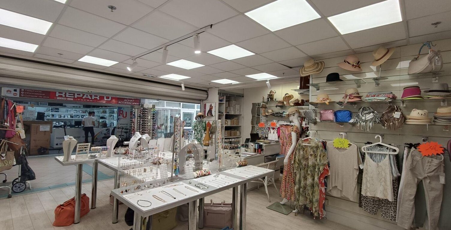 Vente Boutique/Local commercial 45 m&sup2; — photo 1