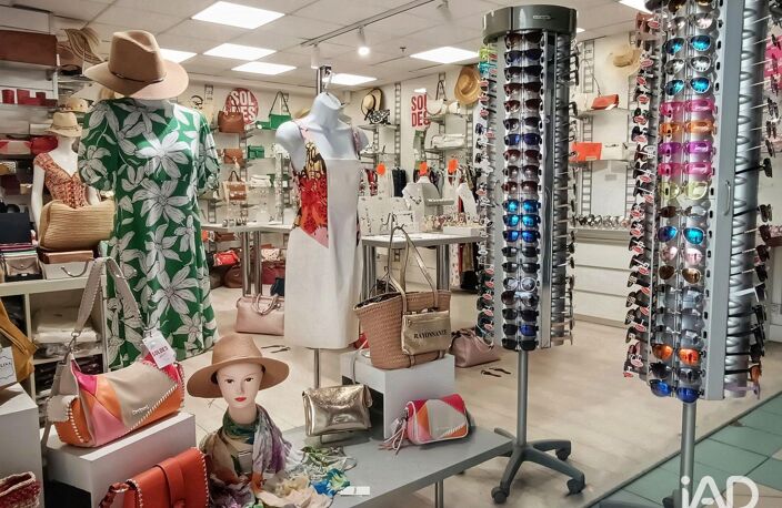 Vente Boutique/Local commercial 45 m&sup2; — photo 2