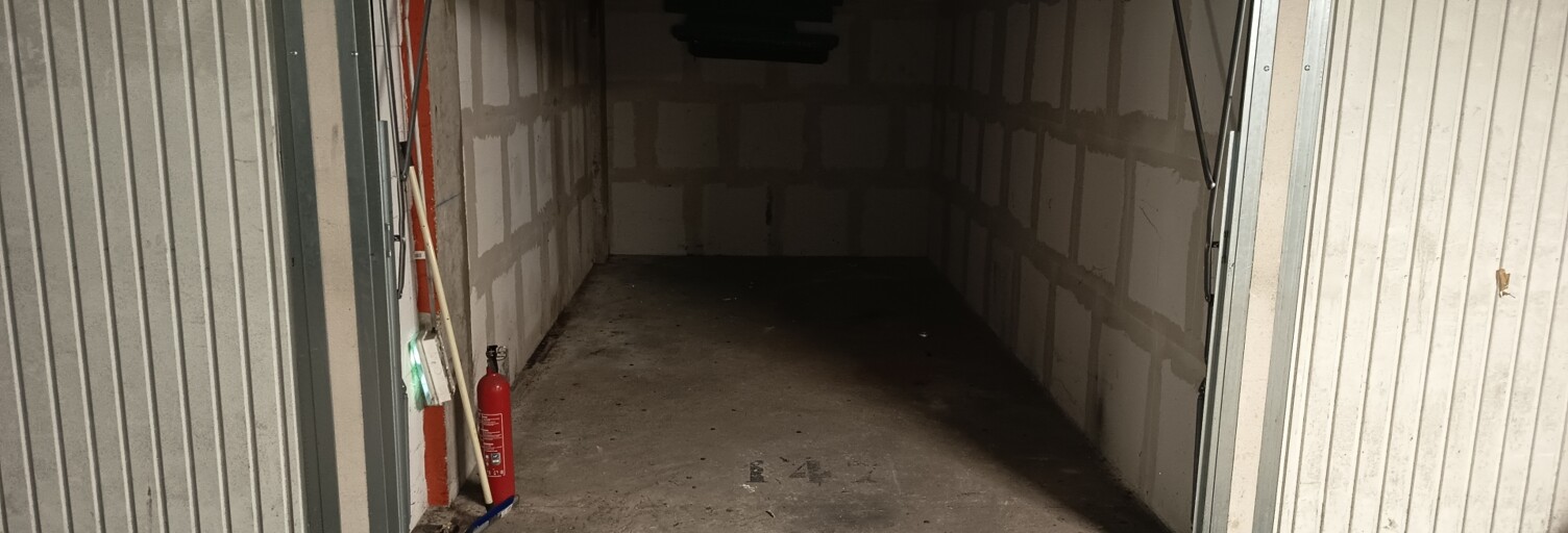 Garage  12 m² à vendre à Montreuil (93100)