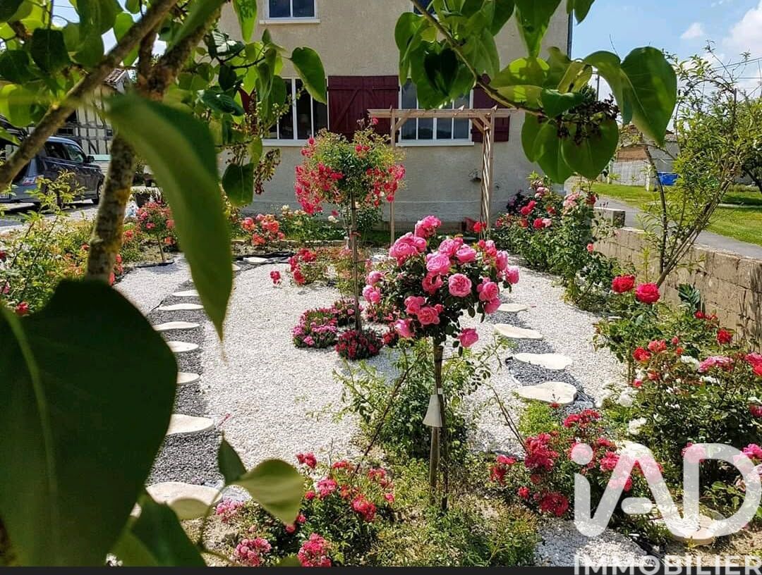 St-Remy-En-Bouzemont-St-Genest-Isson - 275m² - 12p.