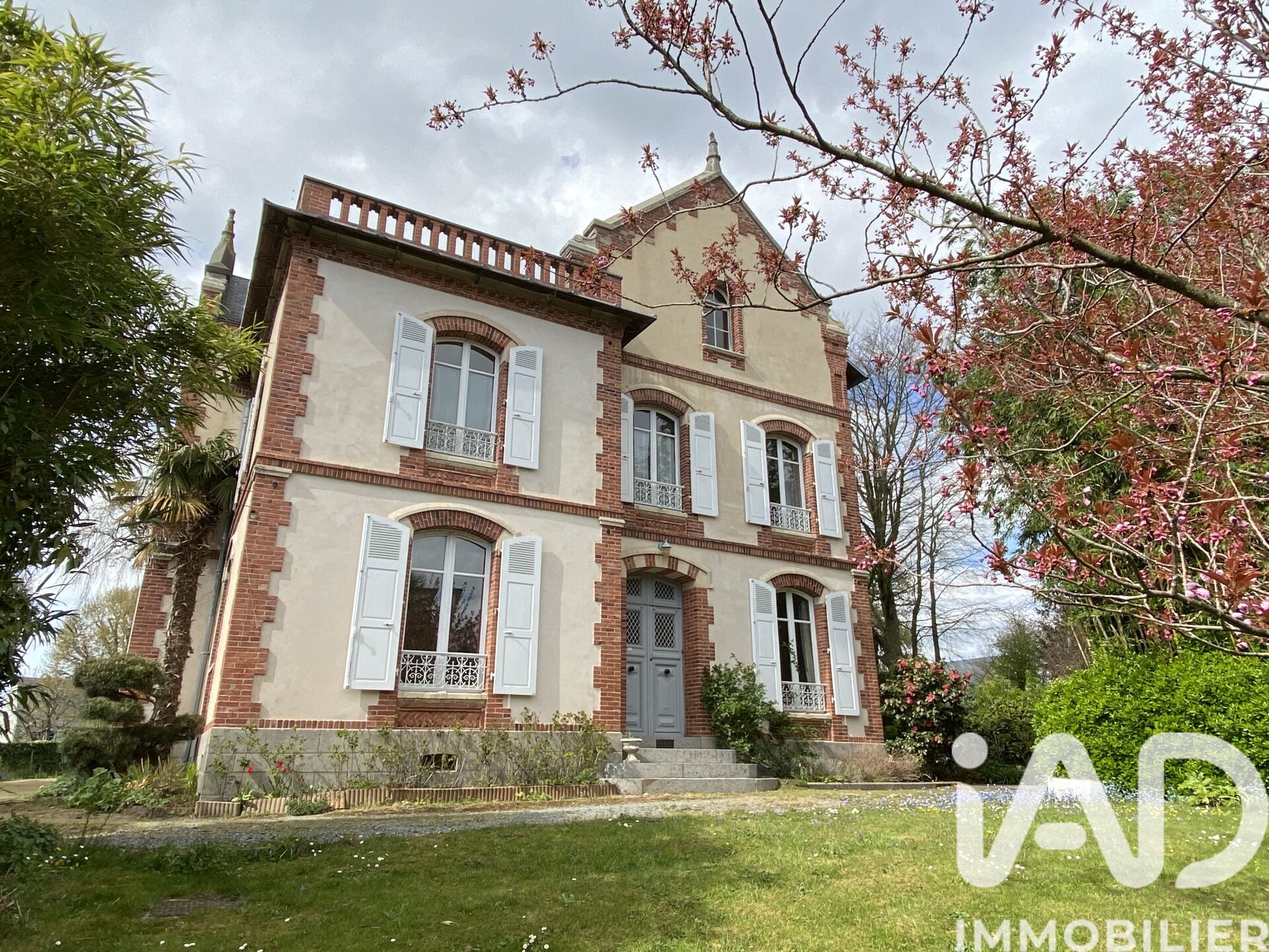 Coutances - 357m² - 14p. - 10ch.