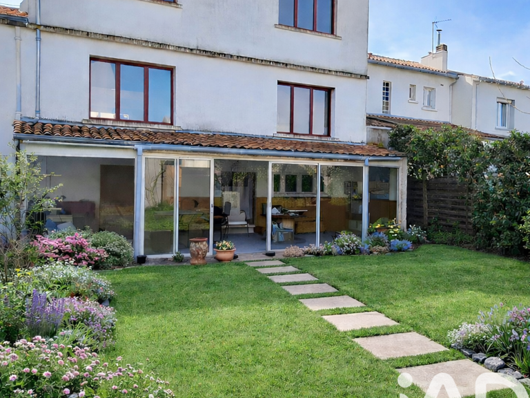 Vente Maison de ville 8 pièces — photo 1