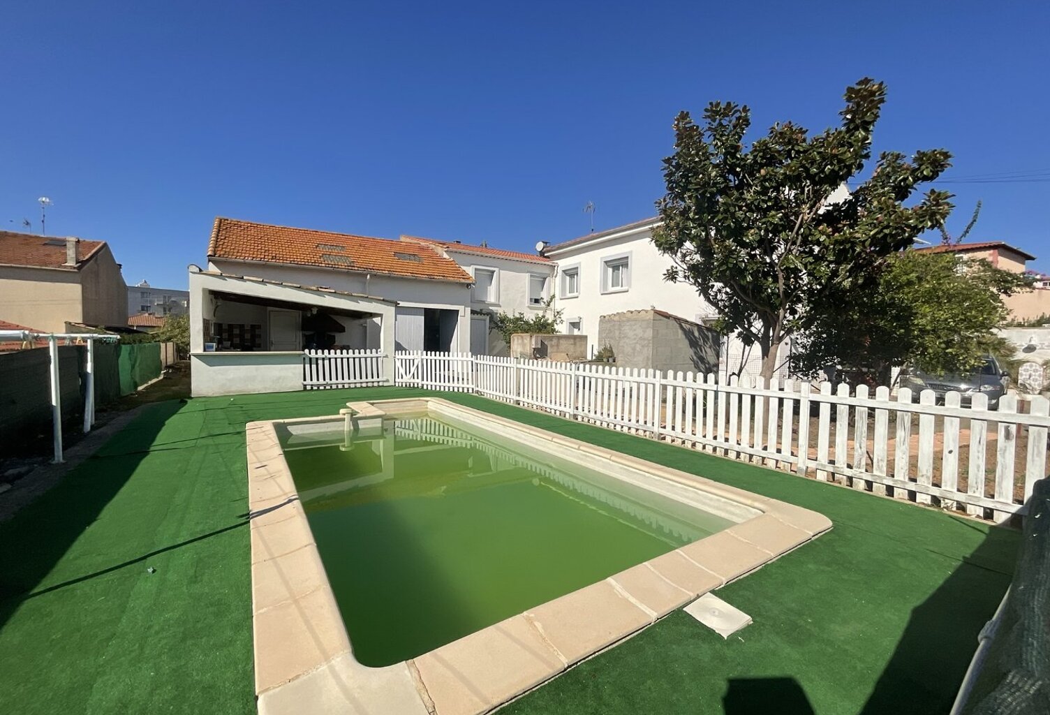 Villa — photo 1