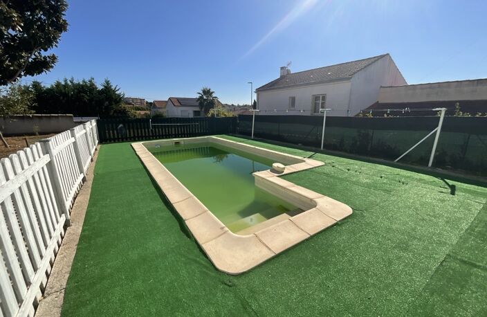 Villa — photo 2