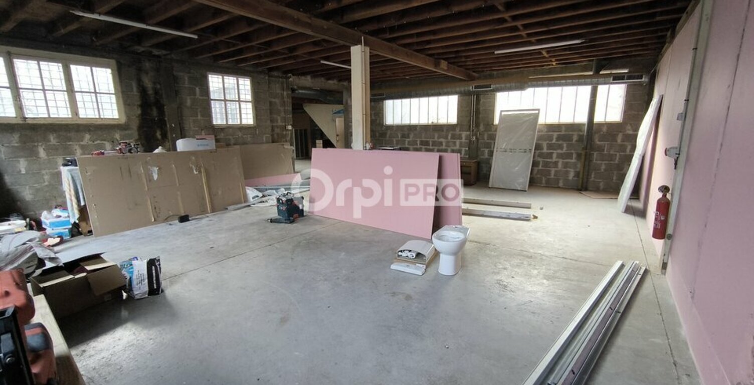 LOCAL ENTREPOT A LOUER — photo 1