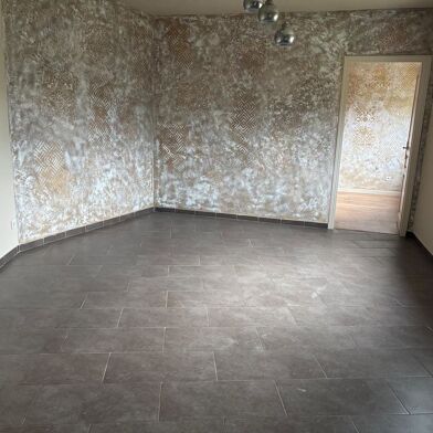 Appartement 3 pièces 900 €