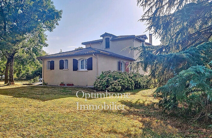 Maison familiale de 189 m² avec parc arboré et accès direct au Lot — photo 2