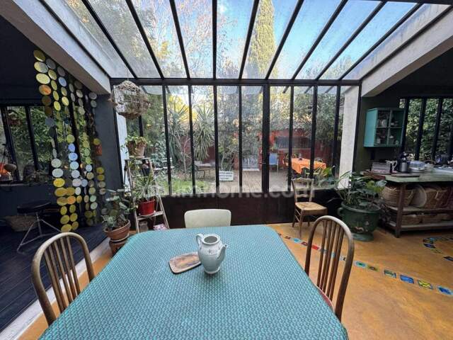 Maison de ville bohème avec jardin et dépendance au cœur du village de SAINT REMY DE PROVENCE — photo du bien