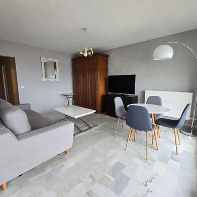 Appartement 2 pièces 706 €