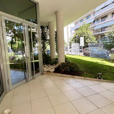 Appartement 3 pièces 2500 €