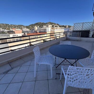 Appartement 3 pièces 2100 €