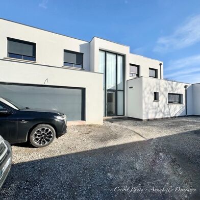 Maison 7 pièces 520500 €