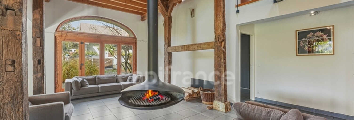 Maison 8 Pièces 328 m² à vendre à Saint-Genis-Pouilly (01630)