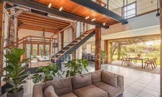 Maison 8 Pièces 328 m² à vendre à Saint-Genis-Pouilly (01630)