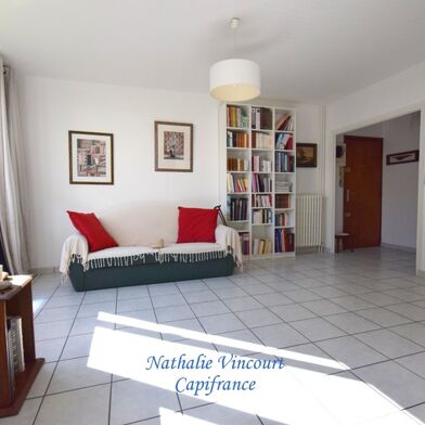 Appartement 5 pièces 165900 €