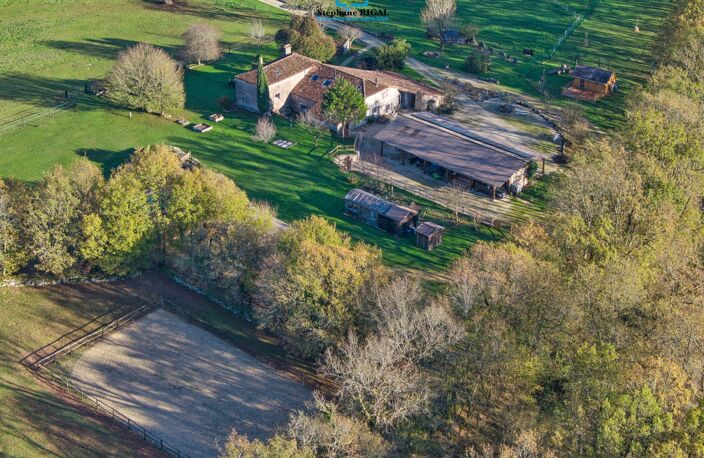 Propriété à vendre 8 pièces, propriété de 220m2 chalet - boxes à chevaux - dépendances sur 7ha de terrain — photo 4