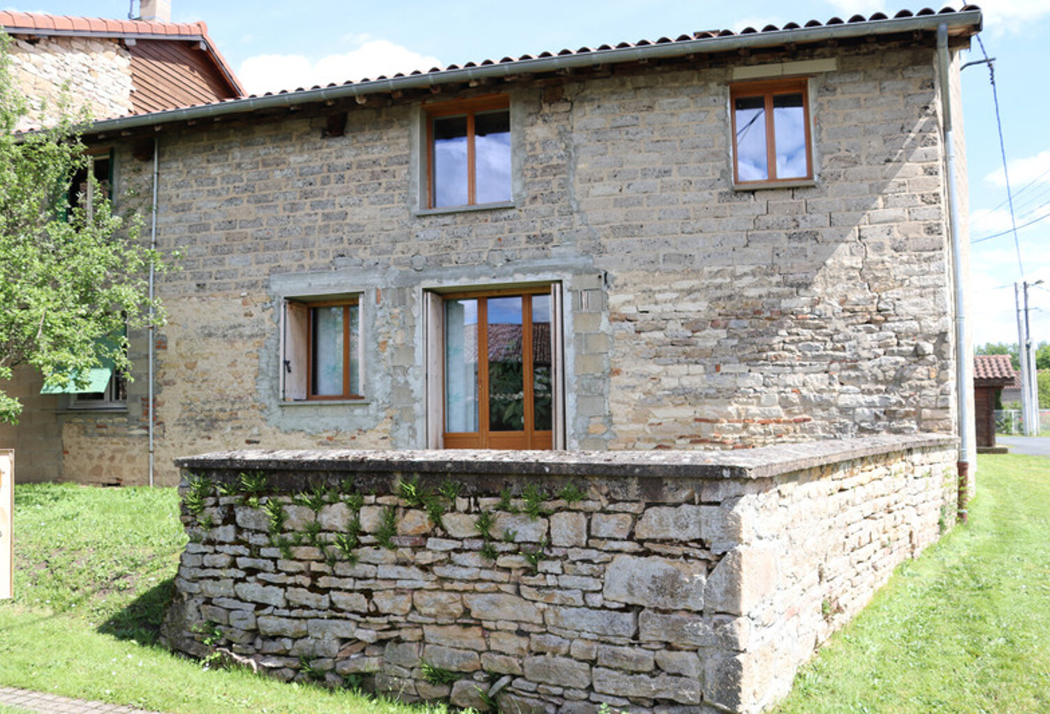 REYSSOUZE belle ferme de 200 m² avec 5 chambres sur 1000 m² de terrain — photo 1