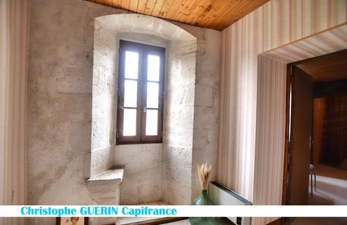 Dpt Charente (16), à vendre MONTIGNAC CHARENTE maison P9 de 230 m² - Terrain de 1 048,00 m² — photo 5